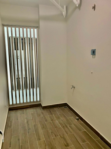  Căn hộ Phú Mỹ Hưng Midtown hướng ban công tây bắc không có nội thất diện tích 81.32m²