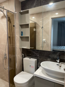 toilet căn hộ Hưng Phúc Căn hộ Hưng Phúc Premier tầng 9 diện tích 83m2, đầy đủ nội thất.
