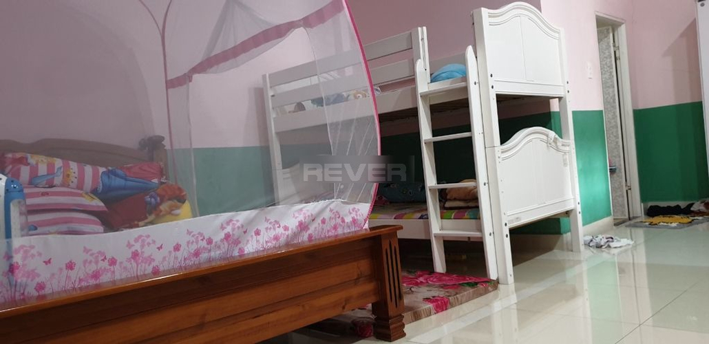 Nhà phố Huyện Nhà Bè Nhà phố đường Phạm Hữu Lầu diện tích 5m x 18m, cửa hướng Tây Nam.