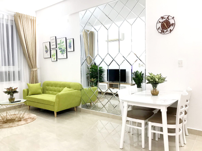 Căn hộ The CBD Premium Home tầng cao thoáng mát, đầy đủ nội thất.