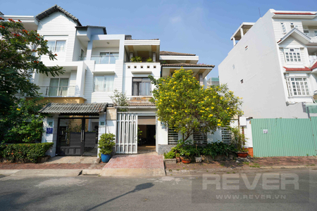 Nhà phố Quận 7 Nhà phố Khu Nam Long diện tích 176m2, kết cấu 1 trệt, 2 lầu kiên cố.