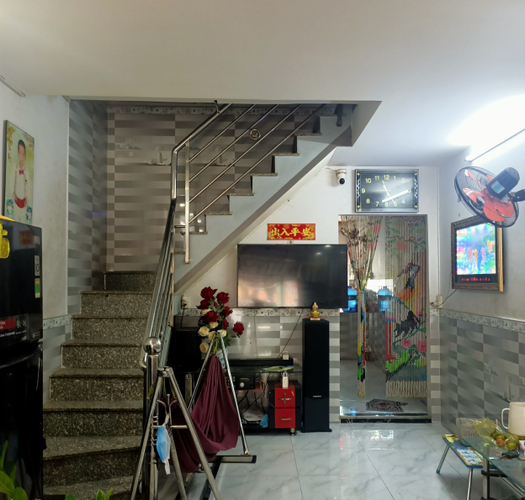 Nhà phố Quận 8 Nhà phố có cửa hướng Đông mát mẻ, thiết kế nhà 1 trệt, 1 lầu kiên cố.