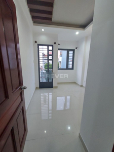 Nhà phố Quận Tân Bình Nhà có cửa hướng Đông bắc mát mẻ, diện tích 3m x 11.2m có sổ hồng.