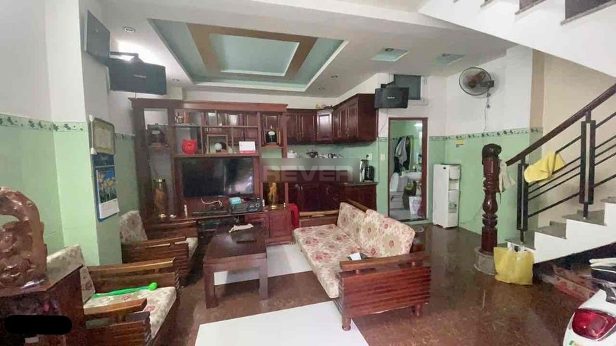 Nhà phố Quận Tân Phú Nhà thiết kế 1 trệt, 4 lầu kiên cố, có 5 phòng ngủ rộng thoáng.