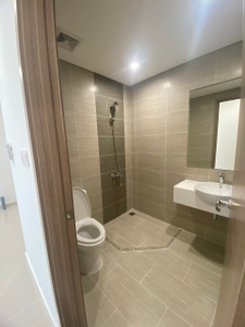  Căn hộ Vinhomes Grand Park hướng ban công đông nam nội thất cơ bản diện tích 85.2m².