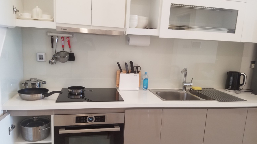 Căn hộ Vinhomes Golden River, Quận 1 Căn hộ Vinhomes Golden River tầng 22 có 1 phòng ngủ, đầy đủ nội thất.