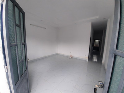 Nhà phố Quận Thủ Đức Nhà hẻm đường Linh Đông cửa hướng tây Bắc, khu dân cư sầm uất.