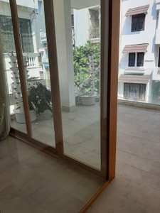 Nhà phố Quận Bình Thạnh Nhà phố thiết kế 1 trệt, 2 lầu cửa hướng Đông Bắc mát mẻ.