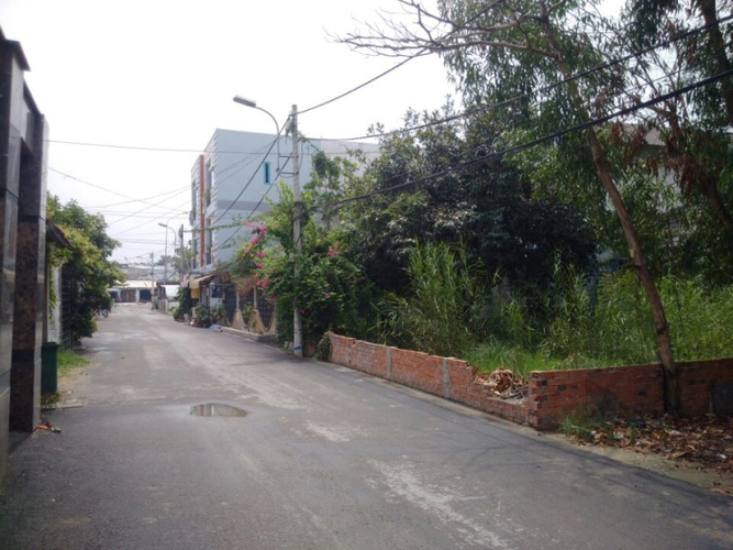 Nhà phố Huyện Nhà Bè Nhà phố mặt tiền đường NGuyễn Bính, diện tích 80.3m2 rộng thoáng.