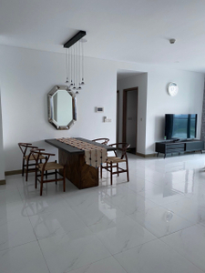  Căn hộ Sunwah Pearl đầy đủ nội thất diện tích 124m².