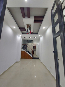Nhà phố Quận Tân Bình Nhà có cửa hướng Đông bắc mát mẻ, diện tích 3m x 11.2m có sổ hồng.