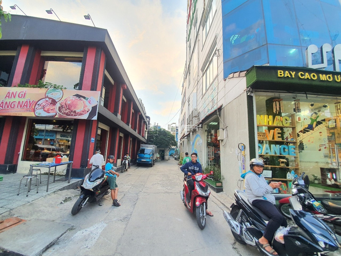  Nhà phố Đường Phan Văn Trị 3 tầng diện tích 44.2m² hướng tây nam pháp lý sổ hồng.