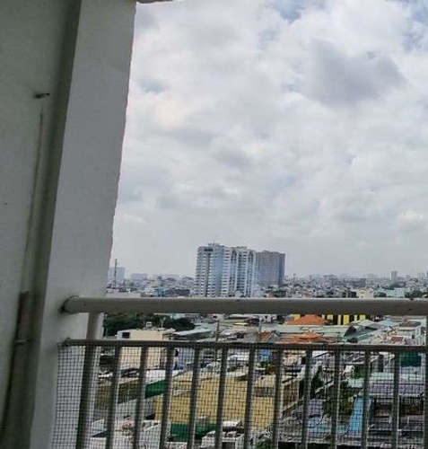 Căn hộ 8X Đầm Sen, Quận Tân Phú Căn hộ 8x Đầm Sen tầng 18 thiết kế hiện đại, view đón gió mát mẻ.