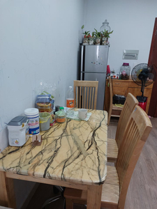 bàn ăn phòng bếp căn hộ Topaz City Căn hộ Topaz City tầng 5 thiết kế 2 phòng ngủ, đầy đủ nội thất.