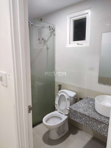 Căn hộ Diamond Riverside, Quận 8 Căn hộ Diamond Riverside tầng thấp tiện di chuyển, không nội thất.