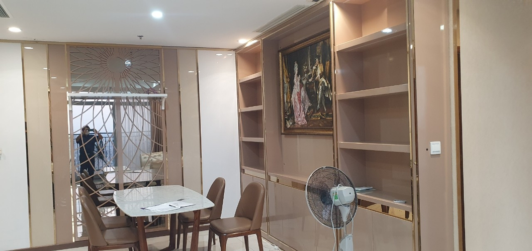  Căn hộ Vinhomes Central Park hướng ban công đông nam đầy đủ nội thất diện tích 98.7m².