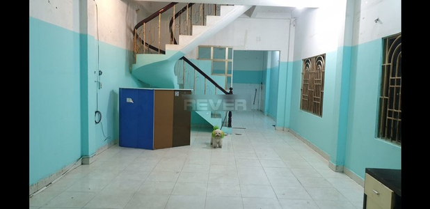 Nhà phố Quận 4 Nhà phố có cửa hướng Đông Nam mát mẻ, diện tích nhà 90m2.