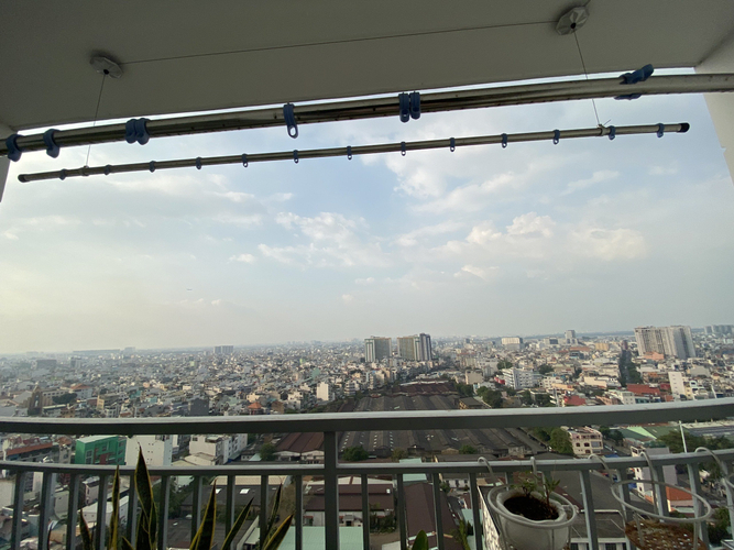 Căn hộ Oriental Plaza, Quận Tân Phú Căn hộ tầng 18 Oriental Plaza diện tích 78m2, đầy đủ nội thất.