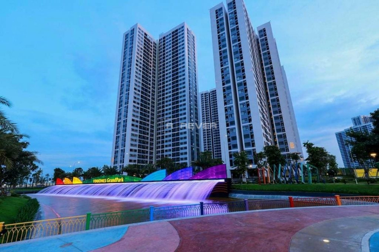  Căn hộ Vinhomes Grand Park hướng ban công tây bắc không có nội thất diện tích 33.8m²