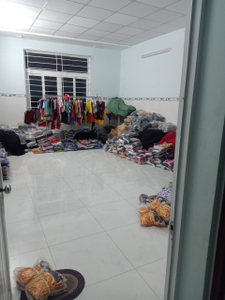 Nhà phố Quận Bình Tân Nhà phố có cửa hướng Đông Nam mát mẻ, diện tích 69.3m2 rộng thoáng.