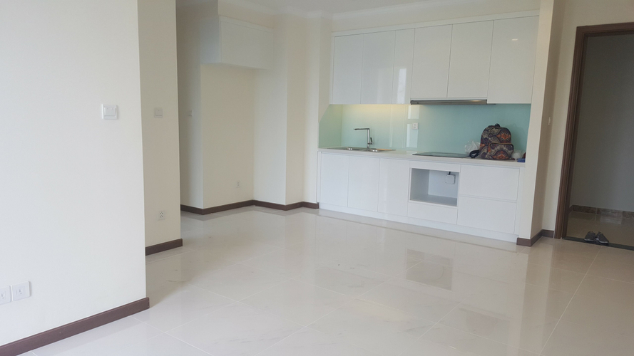  Căn hộ Vinhomes Central Park hướng ban công nam nội thất cơ bản diện tích 79m²