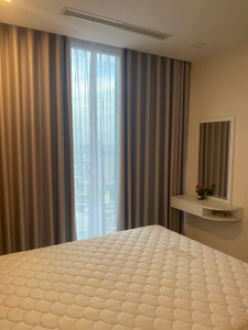  Căn hộ Vinhomes Golden River đầy đủ nội thất diện tích 100m².