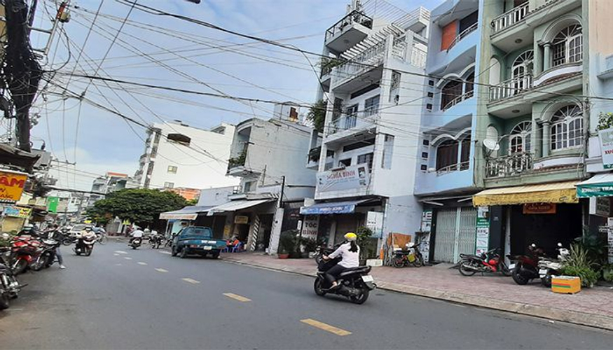 Nhà phố Quận Tân Bình Nhà mặt tiền đường Trần Văn Quang, thuận tiện vừa kinh doanh và ở.