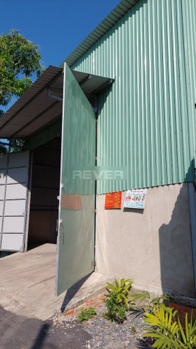 Nhà xưởng kho bãi Huyện Bình Chánh Nhà xưởng kho bãi diện tích 200m2, đường xe Container vào tận nơi.