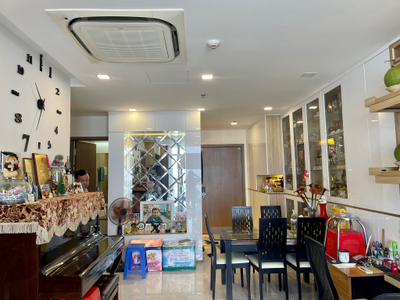 IMG_2731.HEIC Căn hộ Vinhomes Central Park đầy đủ nội thất diện tích 82m²