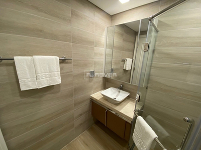  Căn hộ Vinhomes Golden River nội thất cơ bản diện tích 70m²