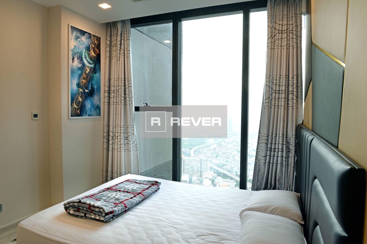  Officetel Vinhomes Golden River tầng cao mát mẻ, đầy đủ nội thất.