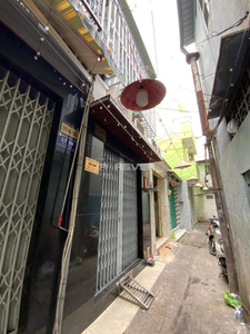  Nhà phố đường Trần Phú 2 tầng, diện tích 29.6m², hướng Đông, pháp lý Sổ hồng