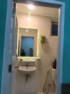 toilet căn hộ Topaz City Căn hộ Topaz City tầng 25, thiết kế 2 phòng ngủ rộng thoáng.