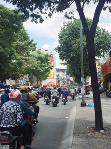 Mặt bằng kinh doanh Quận 1 Mặt bằng kinh doanh diện tích 92m2, sát bên chợ Tân Định sầm uất.