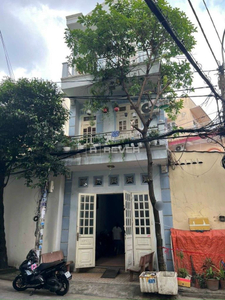 Nhà phố Đường Nguyễn Kiệm 3 tầng diện tích 40m² pháp lý sổ hồng.