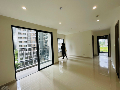  Căn hộ Vinhomes Grand Park hướng ban công tây nam không có nội thất diện tích 69.2m²