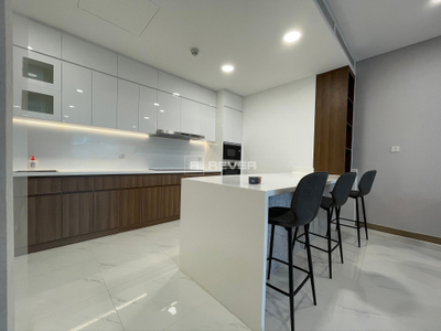  Căn hộ Sunwah Pearl hướng Đông Nam, diện tích 129.91m²