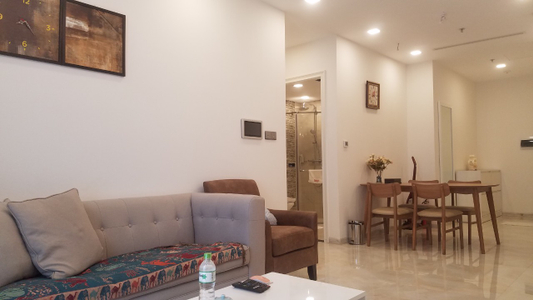 Căn hộ Vinhomes Golden River, Quận 1 Căn hộ Vinhomes Golden River tầng 22 có 1 phòng ngủ, đầy đủ nội thất.