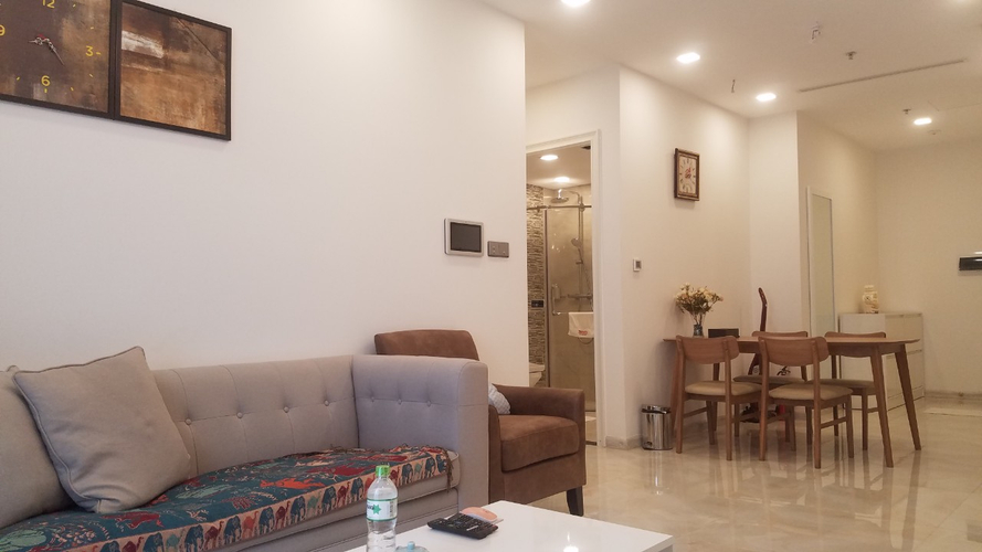 Căn hộ Vinhomes Golden River, Quận 1 Căn hộ Vinhomes Golden River tầng 22 có 1 phòng ngủ, đầy đủ nội thất.