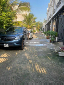 Nhà phố Quận 12 Nhà phố thiết kế 1 trệt, 1 lầu diện tích đất 64m2, cửa hướng Nam mát mẻ.