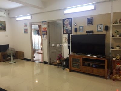Căn hộ Chung cư 62 Bà Hom hướng ban công nam nội thất cơ bản diện tích 74.7m².