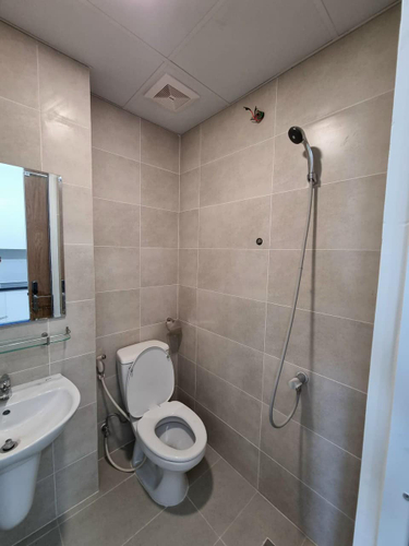 toilet căn hộ saigon Intela Căn hộ Saigon Intela hướng ban công nam không có nội thất diện tích 78m²