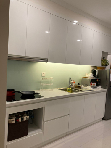 Căn hộ Vinhomes Central Park, Quận Bình Thạnh Căn hộ cao cấp Vinhomes Central Park tầng 2, bàn giao đầy đủ nội thất.