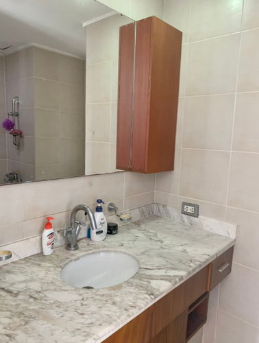 Căn hộ The Manor, Quận Bình Thạnh Căn hộ The Manor tầng 4 có 3 phòng ngủ, đầy đủ nội thất.