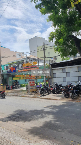  Nhà phố mặt tiền đường Hòa Hưng diện tích đất 37.2m2 rộng thoáng.