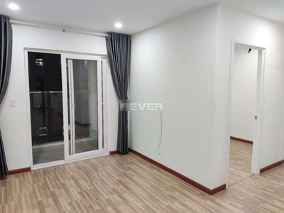 Căn hộ Diamond Riverside, Quận 8 Căn hộ Diamond Riverside tầng thấp tiện di chuyển, không nội thất.