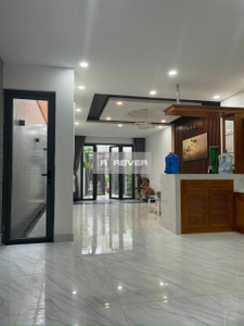  Nhà phố đường Nguyễn Ánh Thủ thiết kế 2 tầng đúc kiên cố.