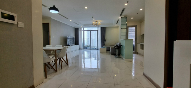 11f2f1f230e6083e2bed3c1a74237d1e.jpg Căn hộ Vinhomes Central Park hướng ban công nam đầy đủ nội thất diện tích 120m²