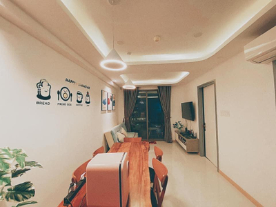 Căn hộ Saigon South Residence ban công hướng Tây ngập tràn ánh sáng.