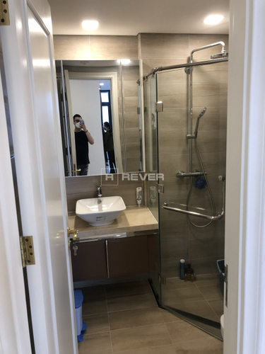  Căn hộ Vinhomes Golden River đầy đủ nội thất diện tích 104m².